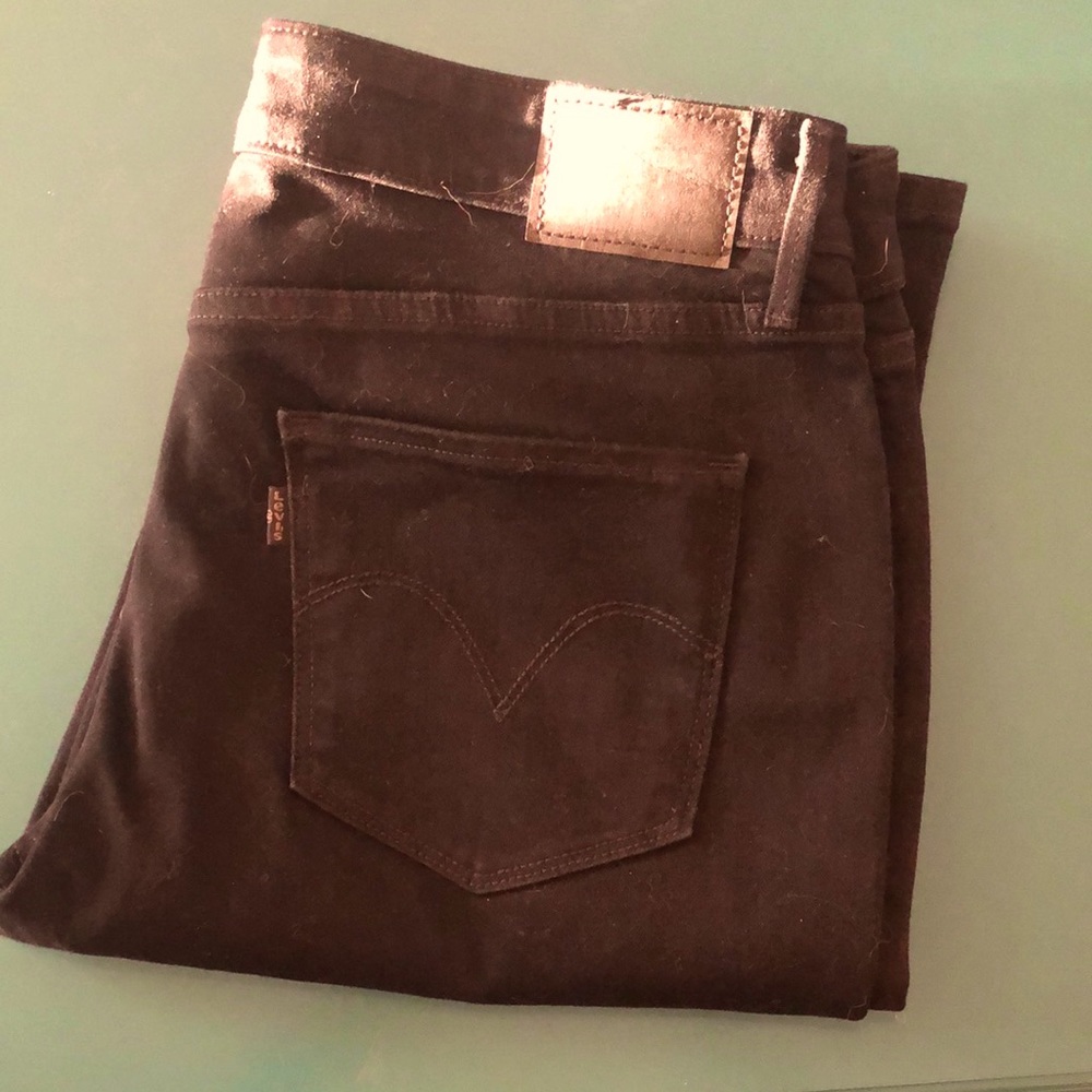 Like New - Levi Black Mid Rise Skinny